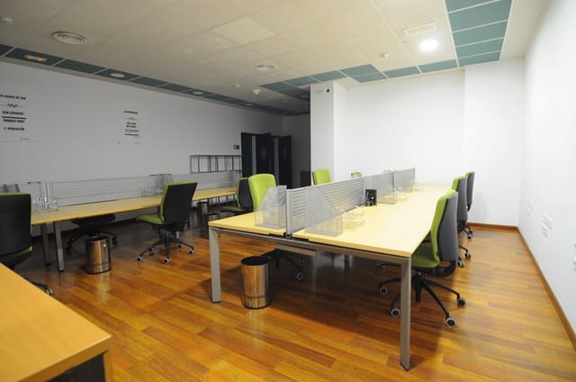 9 quarto Comercial para venda em Pueblo, Calpe / Calp - 450 000 € (Ref: 9242241)