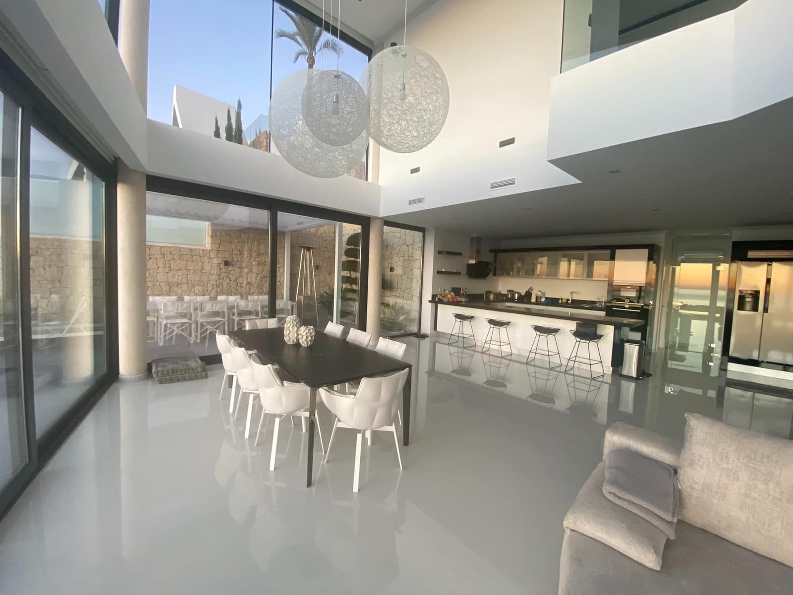 5 bedroom Villa for sale in Benissa with pool - € 2,450,000 (Ref: 9242252)