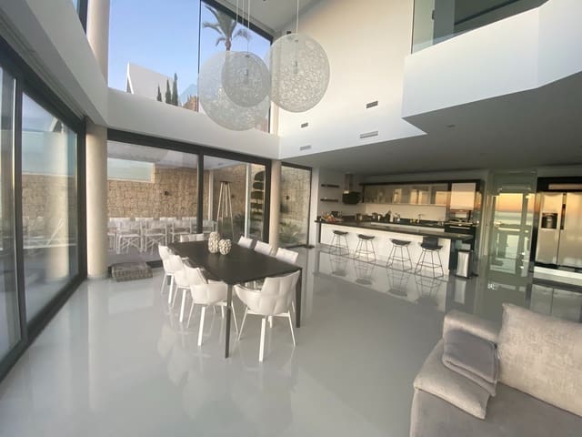 5 bedroom Villa for sale in Benissa with pool - € 2,450,000 (Ref: 9242252)