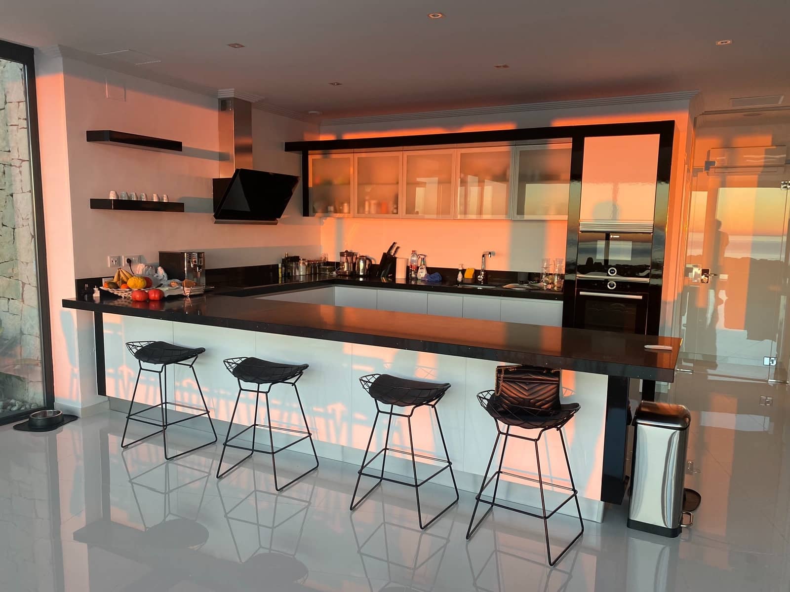 5 bedroom Villa for sale in Benissa with pool - € 2,450,000 (Ref: 9242252)