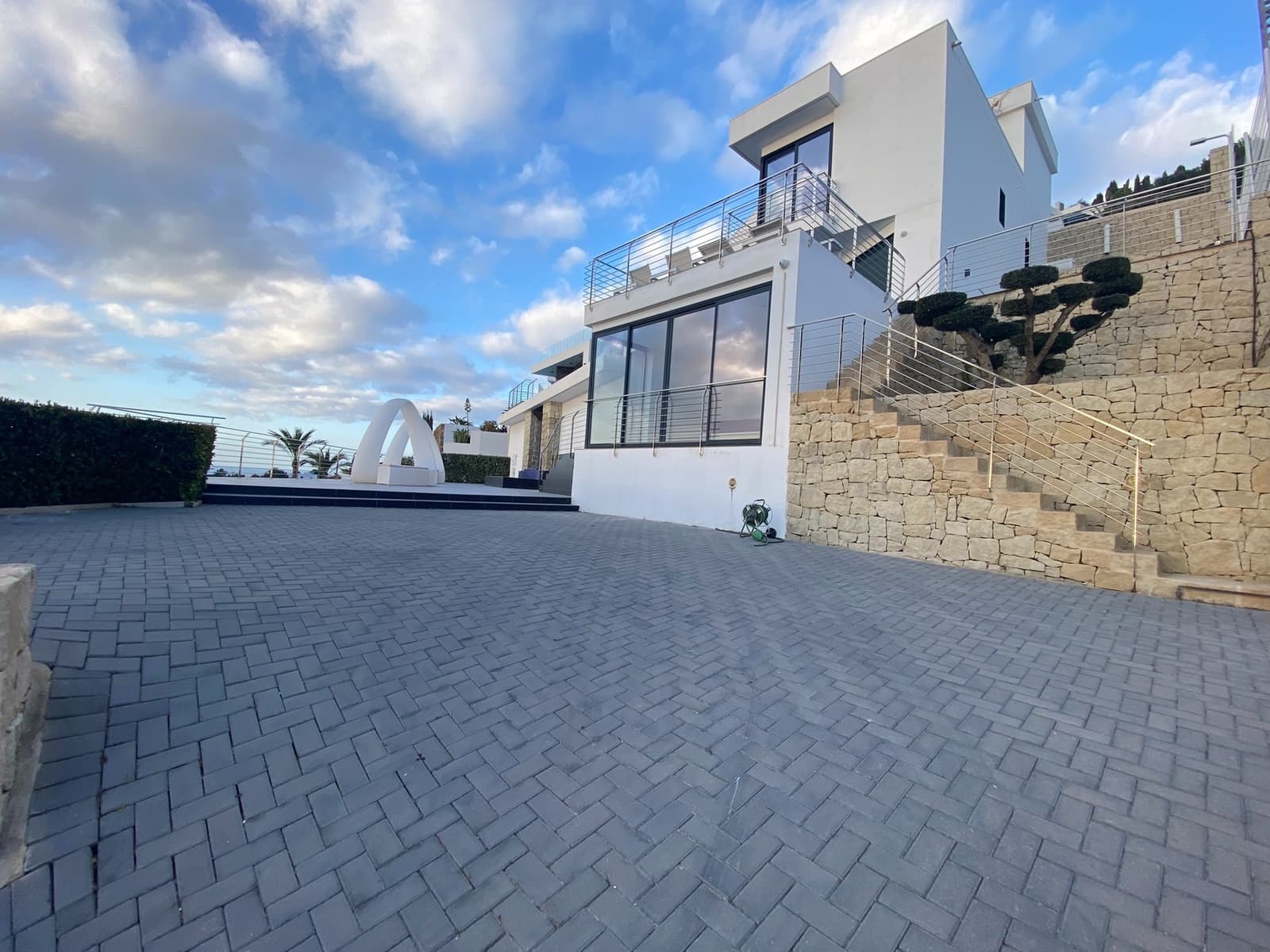 5 bedroom Villa for sale in Benissa with pool - € 2,450,000 (Ref: 9242252)