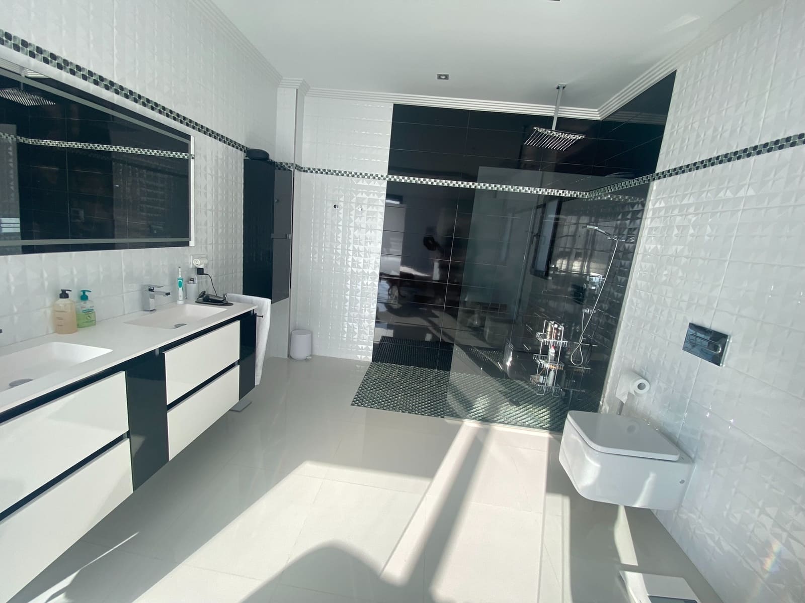 5 bedroom Villa for sale in Benissa with pool - € 2,450,000 (Ref: 9242252)