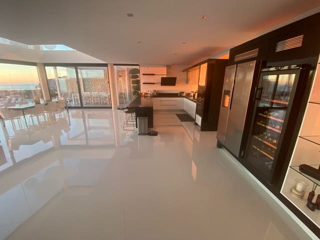 5 bedroom Villa for sale in Benissa with pool - € 2,450,000 (Ref: 9242252)