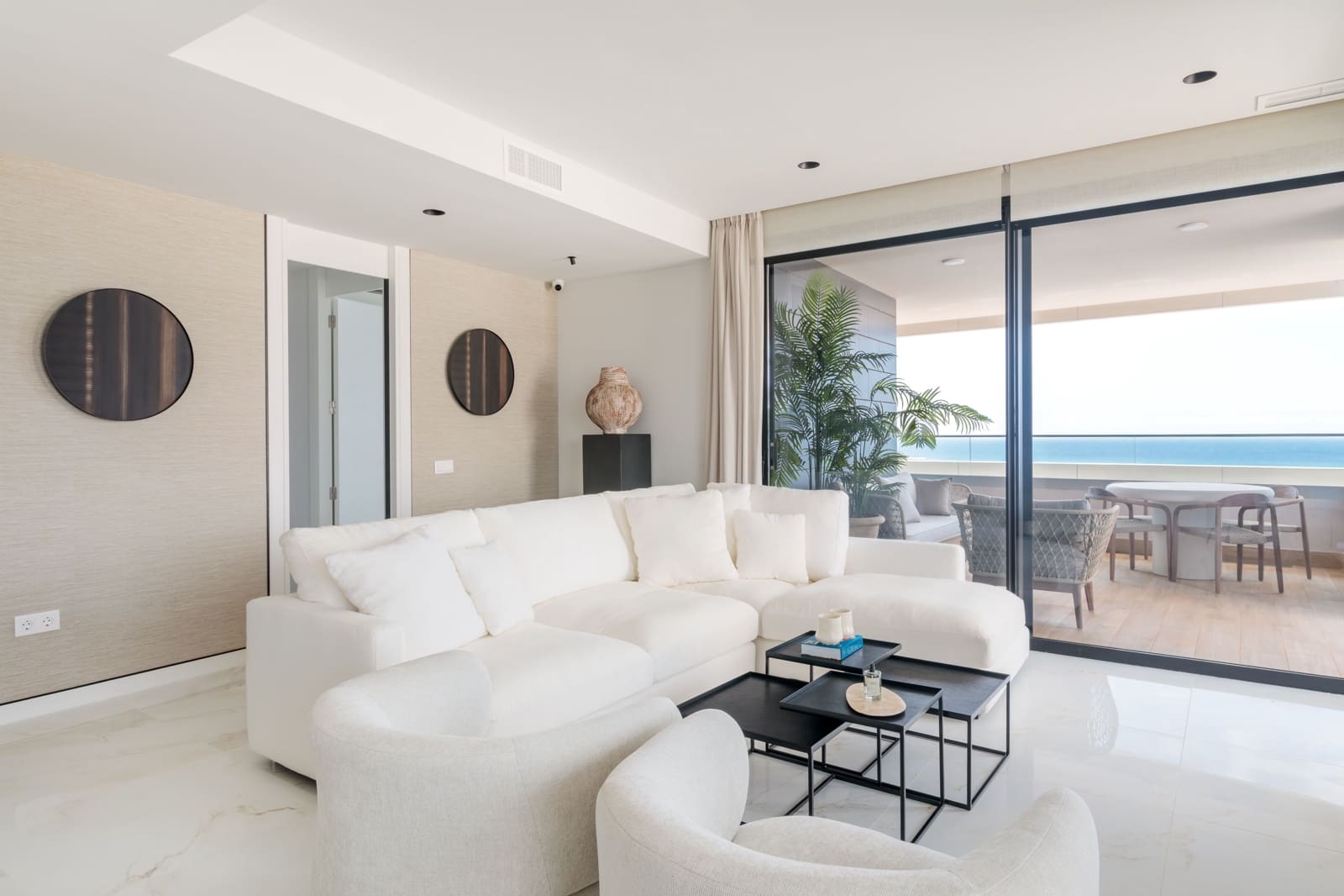 2 soveværelse Lejlighed til salg i Benidorm med swimmingpool - € 690.000 (Ref: 9300497)