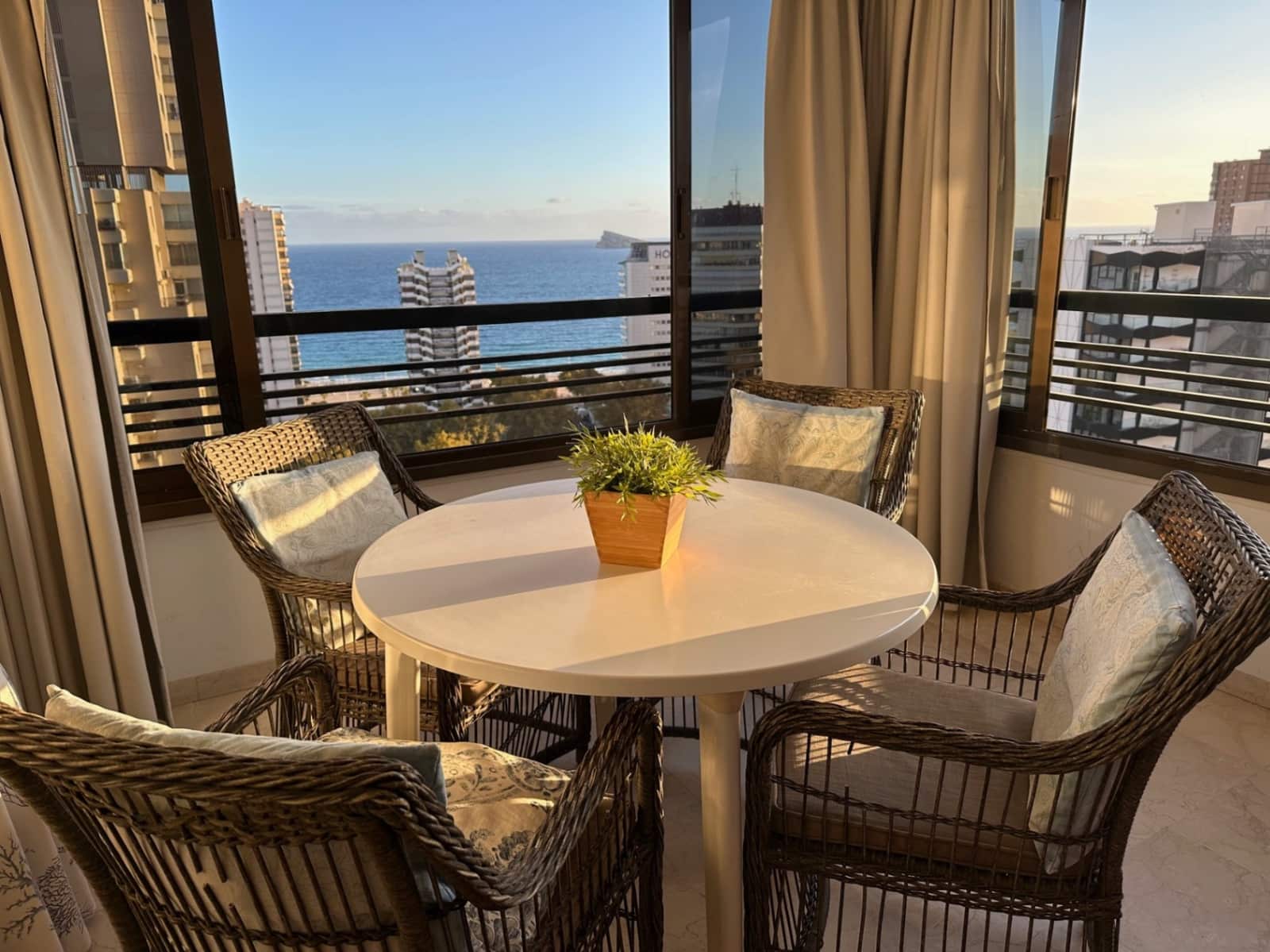 1 soveværelse Lejlighed til salg i Benidorm med swimmingpool garage - € 295.000 (Ref: 9325991)