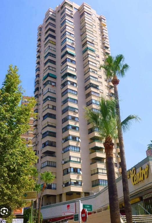 1 soveværelse Lejlighed til salg i Benidorm med swimmingpool garage - € 295.000 (Ref: 9325991)