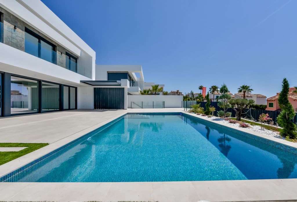 8 soverom Villa til salgs i Finestrat med svømmebasseng garasje - € 3 950 000 (Ref: 9349018)