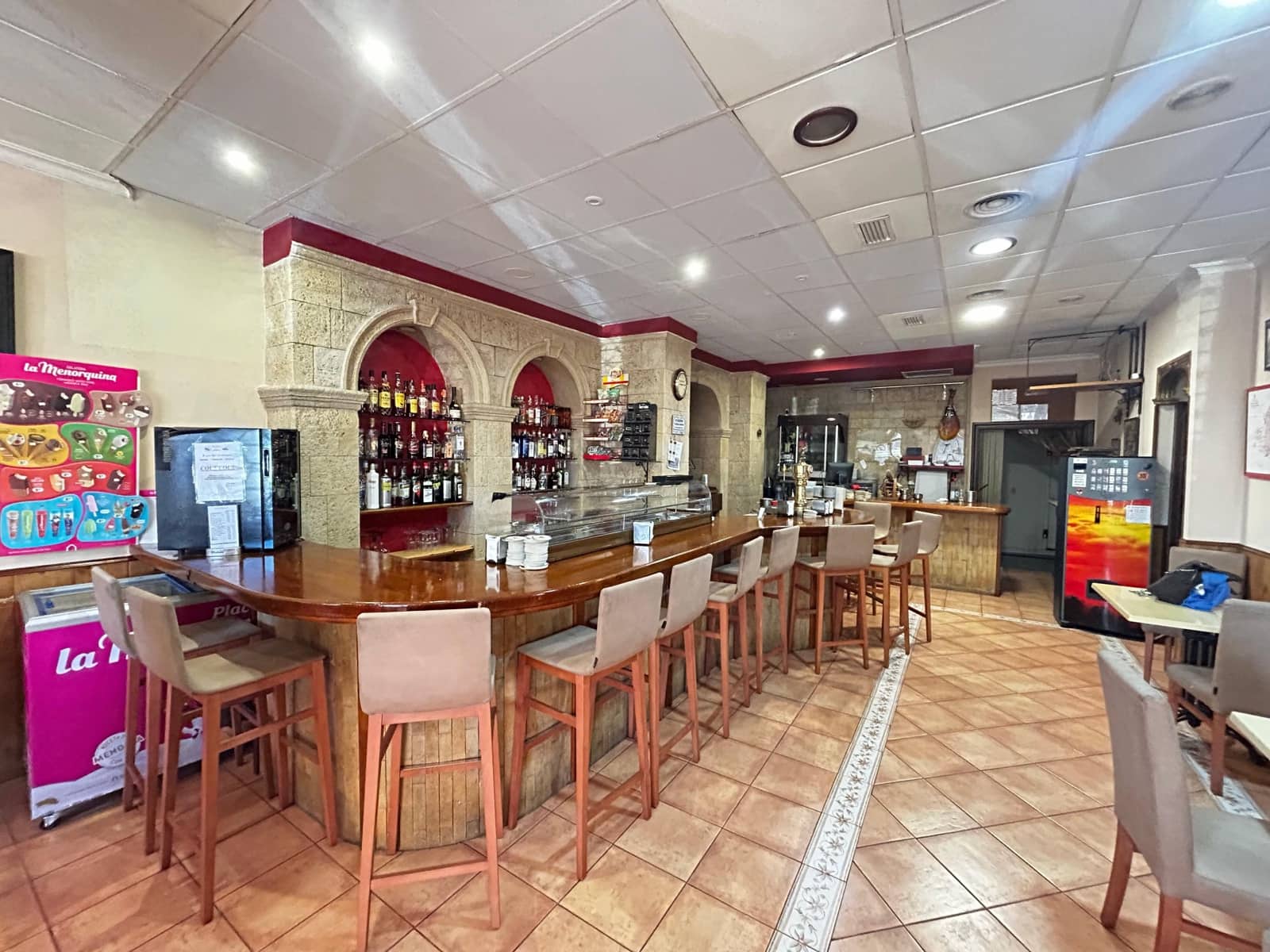 9 quarto Comercial para venda em Calpe / Calp - 950 000 € (Ref: 9366966)