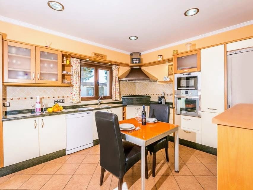 4 bedroom Villa for sale in Benissa with pool - € 780,000 (Ref: 9374974)