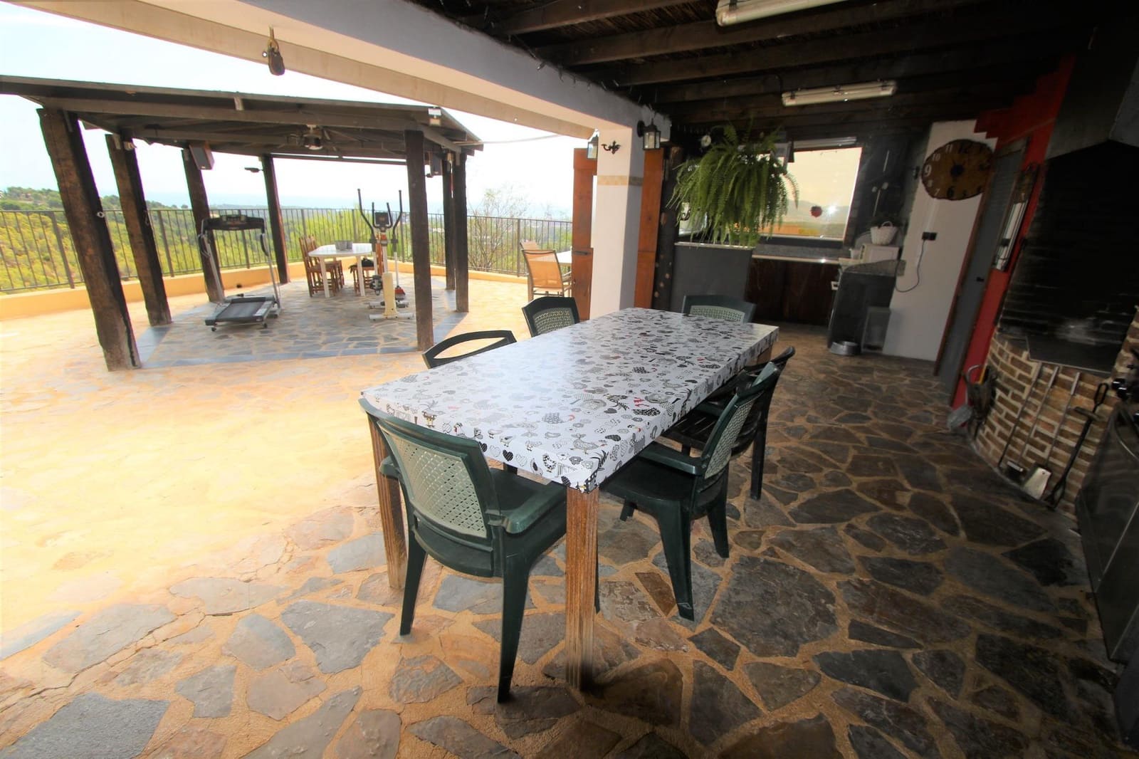 4 soveværelse Villa til salg i Callosa d'En Sarria med swimmingpool - € 590.000 (Ref: 9385143)