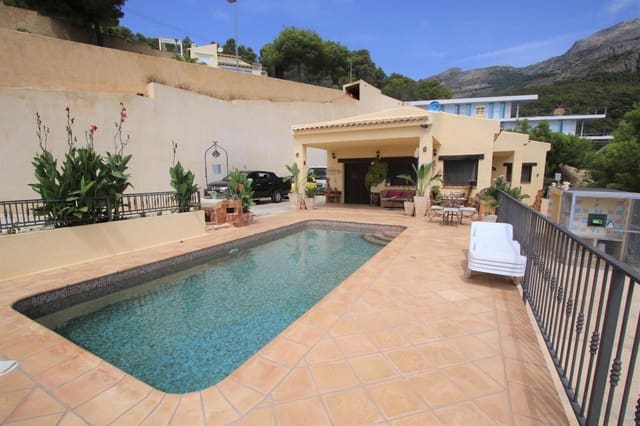 4 bedroom Villa for sale in Callosa d'En Sarrià with pool - € 590,000 (Ref: 9385143)