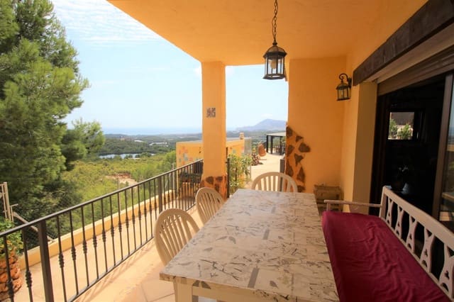 4 bedroom Villa for sale in Callosa d'En Sarrià with pool - € 590,000 (Ref: 9385143)