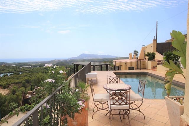 4 bedroom Villa for sale in Callosa d'En Sarrià with pool - € 590,000 (Ref: 9385143)