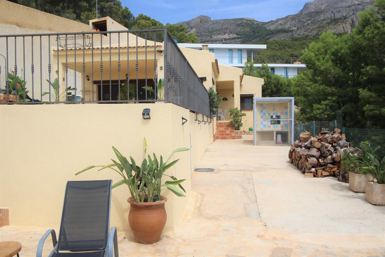 4 soveværelse Villa til salg i Callosa d'En Sarria med swimmingpool - € 590.000 (Ref: 9385143)