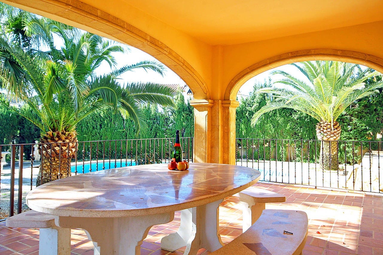 4 bedroom Villa for sale in Benissa with pool - € 954,000 (Ref: 9419061)