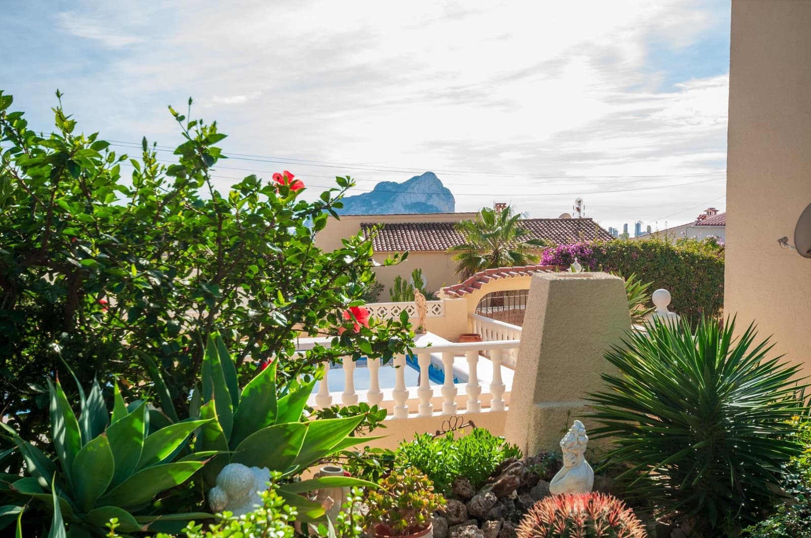 3 bedroom Villa for sale in Calpe / Calp with pool - € 490,000 (Ref: 9429426)