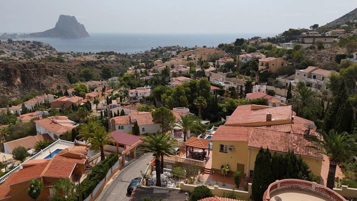 4 makuuhuone Huvila myytävänä paikassa Calpe / Calp mukana uima-altaan - 890 000 € (Ref: 9429433)