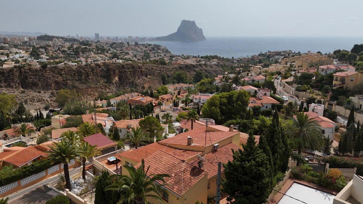 4 makuuhuone Huvila myytävänä paikassa Calpe / Calp mukana uima-altaan - 890 000 € (Ref: 9429433)