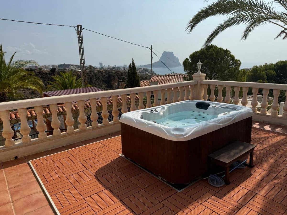 4 makuuhuone Huvila myytävänä paikassa Calpe / Calp mukana uima-altaan - 890 000 € (Ref: 9429433)