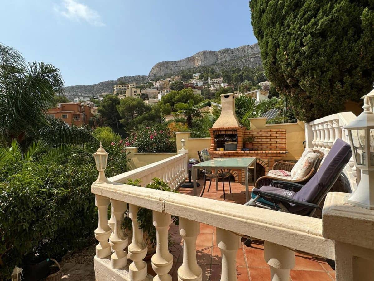 4 makuuhuone Huvila myytävänä paikassa Calpe / Calp mukana uima-altaan - 890 000 € (Ref: 9429433)