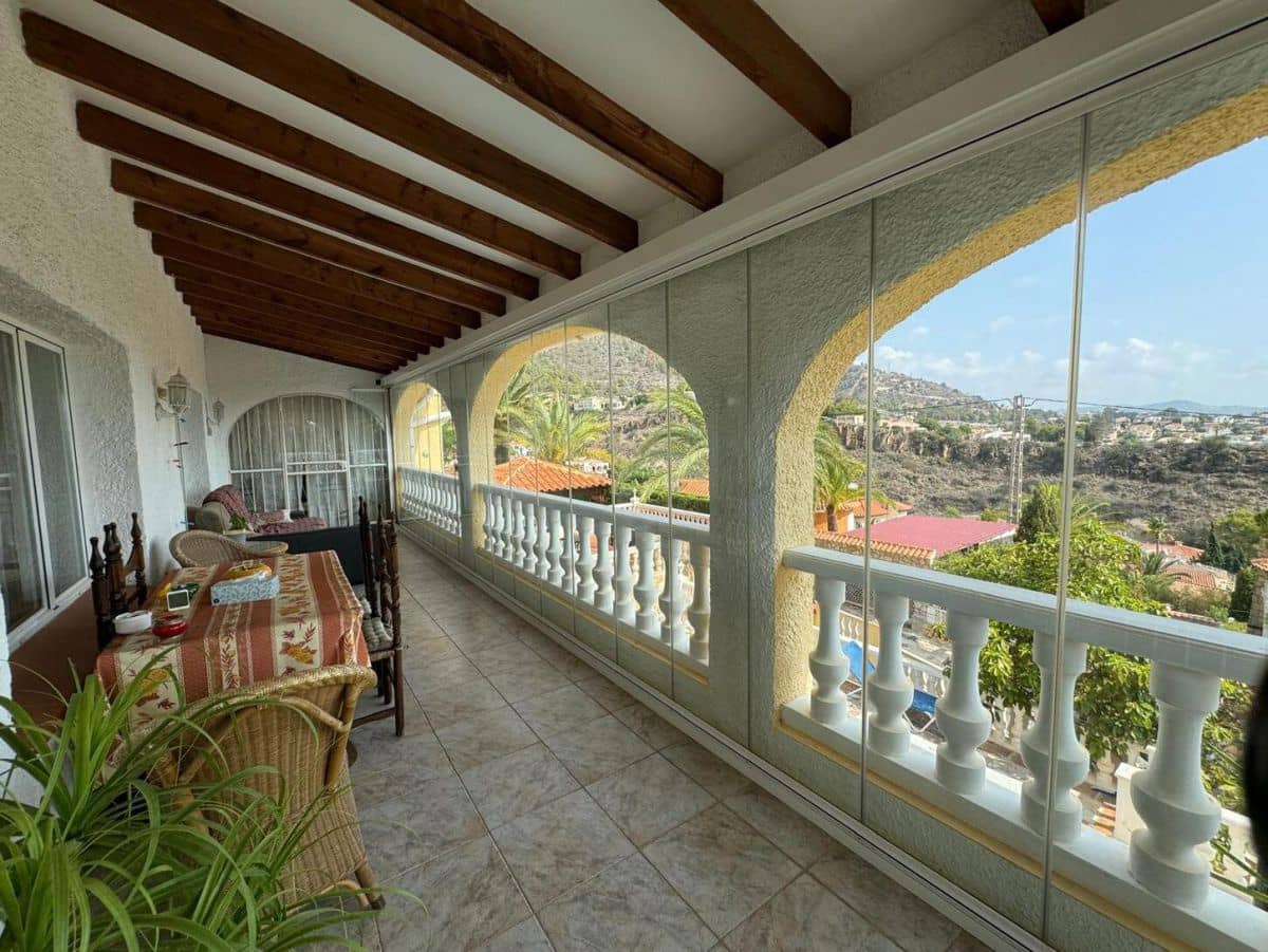 4 makuuhuone Huvila myytävänä paikassa Calpe / Calp mukana uima-altaan - 890 000 € (Ref: 9429433)