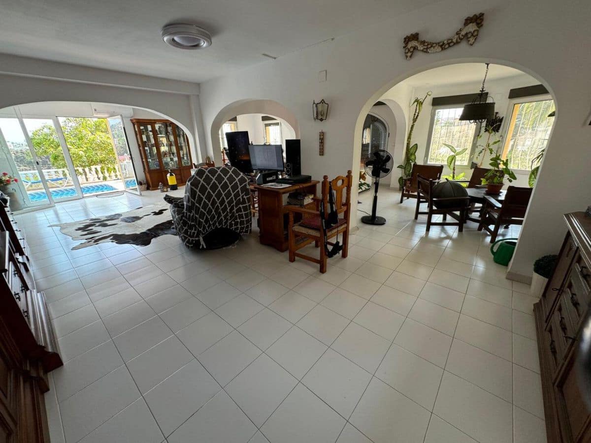 4 makuuhuone Huvila myytävänä paikassa Calpe / Calp mukana uima-altaan - 890 000 € (Ref: 9429433)