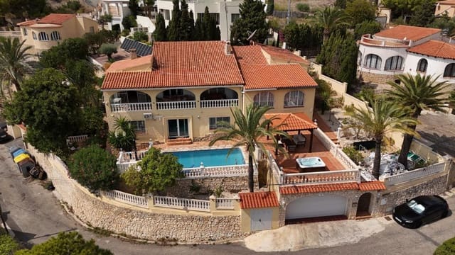 4 makuuhuone Huvila myytävänä paikassa Maryvilla, Calpe / Calp mukana uima-altaan - 890 000 € (Ref: 9429433)