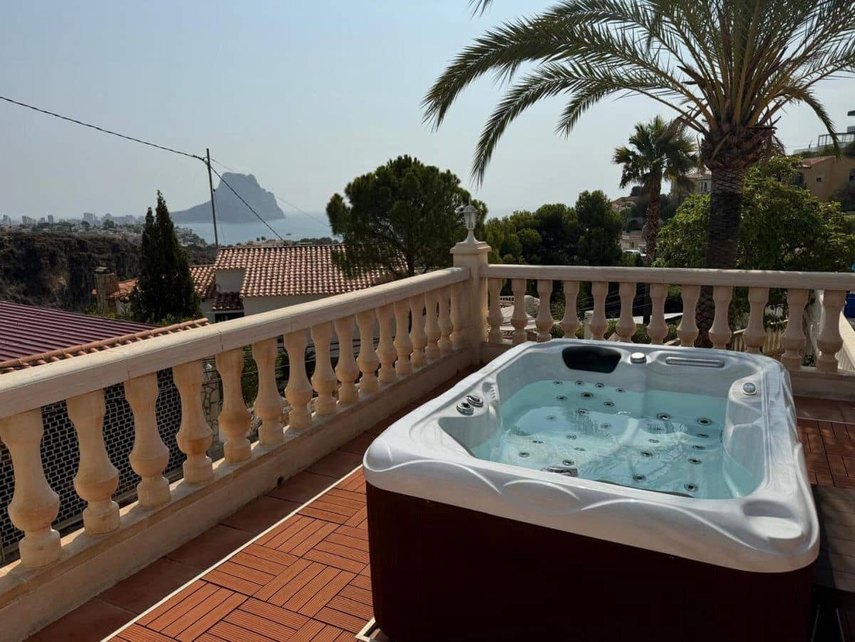 4 makuuhuone Huvila myytävänä paikassa Calpe / Calp mukana uima-altaan - 890 000 € (Ref: 9429433)