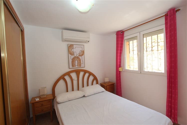 6 bedroom Villa for sale in Calpe / Calp with pool garage - € 525,000 (Ref: 9429459)