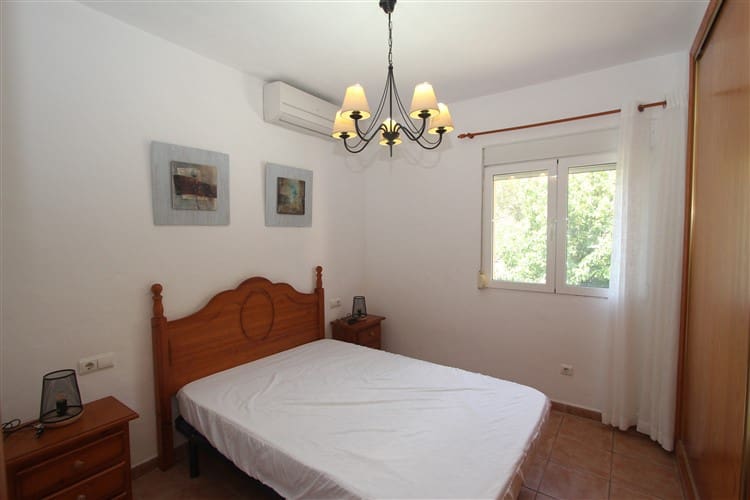 6 bedroom Villa for sale in Calpe / Calp with pool garage - € 525,000 (Ref: 9429459)