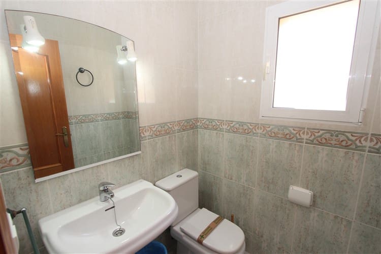 6 bedroom Villa for sale in Calpe / Calp with pool garage - € 525,000 (Ref: 9429459)