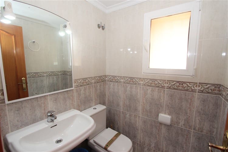 6 bedroom Villa for sale in Calpe / Calp with pool garage - € 525,000 (Ref: 9429459)