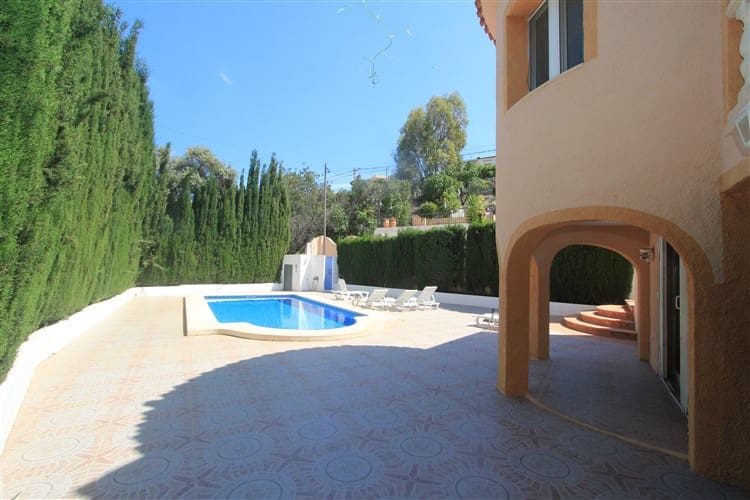 6 bedroom Villa for sale in Calpe / Calp with pool garage - € 525,000 (Ref: 9429459)
