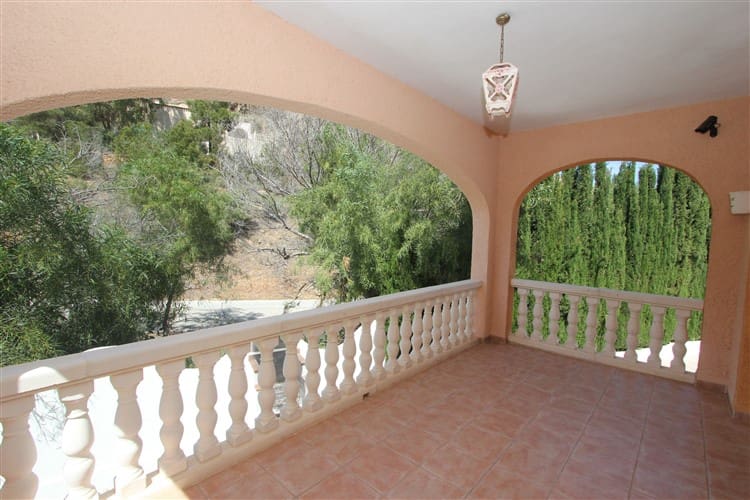 6 bedroom Villa for sale in Calpe / Calp with pool garage - € 525,000 (Ref: 9429459)