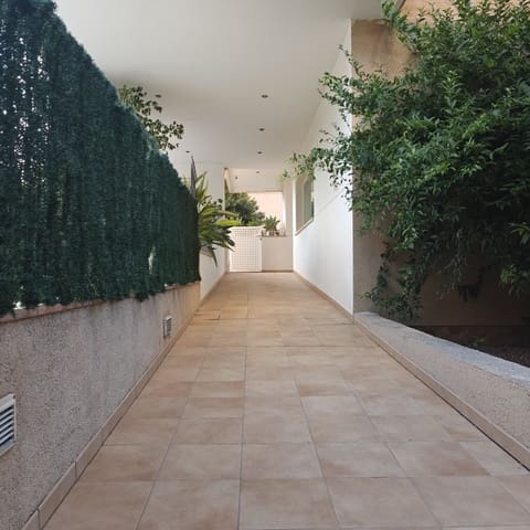 Biznes do wynajęcia w Canuta, Calpe / Calp - 550 € (Ref: 9430831)