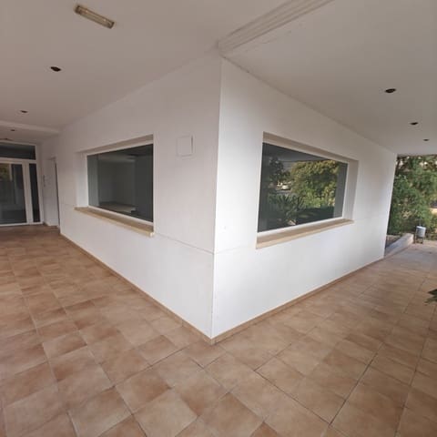 Biznes do wynajęcia w Canuta, Calpe / Calp - 550 € (Ref: 9430831)