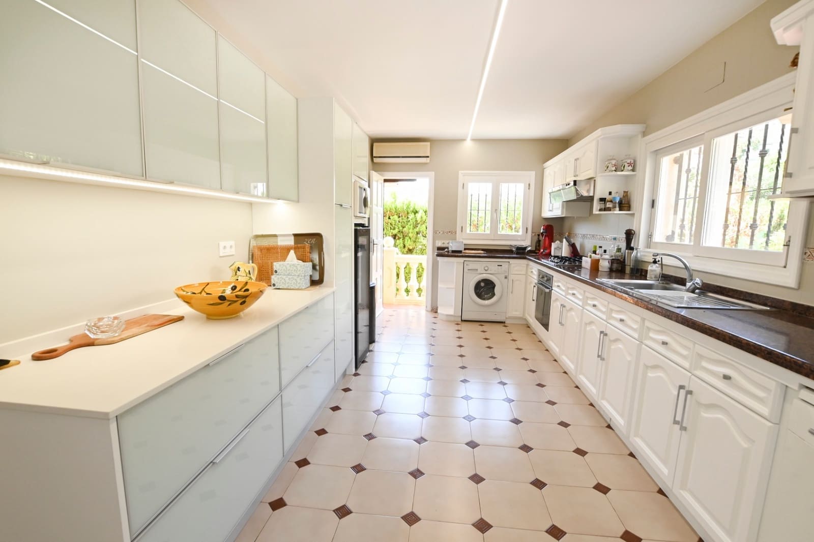 Chalet de 3 habitaciones en Calpe / Calp en venta - 650.000 € (Ref: 9436733)