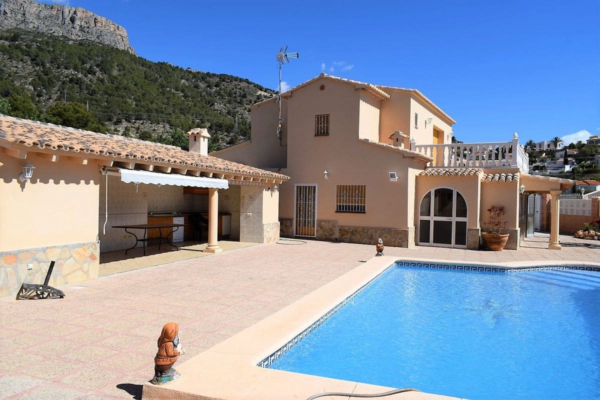 5 makuuhuone Huvila myytävänä paikassa Calpe / Calp mukana uima-altaan - 650 000 € (Ref: 9445840)