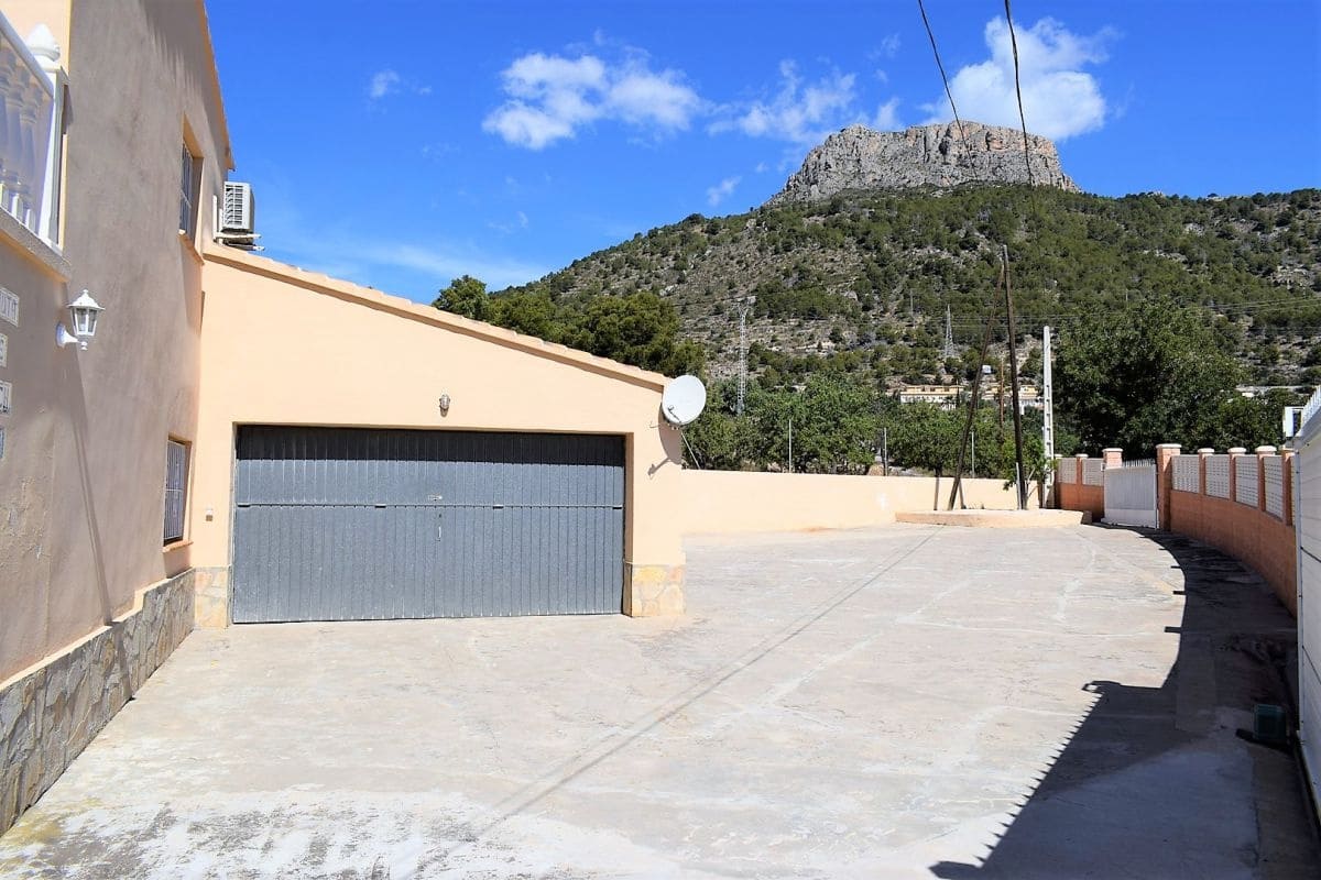 5 makuuhuone Huvila myytävänä paikassa Calpe / Calp mukana uima-altaan - 650 000 € (Ref: 9445840)