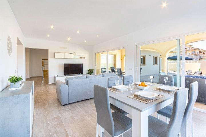 4 slaapkamer Villa te koop in Calpe / Calp met zwembad - € 950.000 (Ref: 9448713)