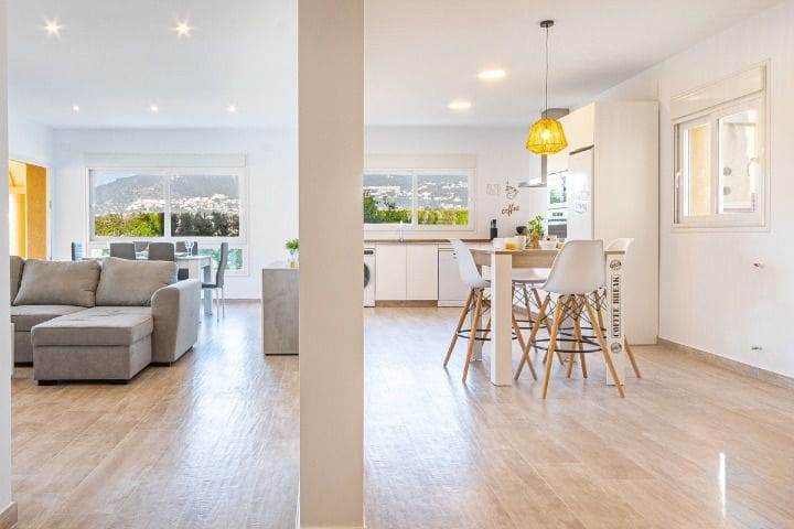 4 slaapkamer Villa te koop in Calpe / Calp met zwembad - € 950.000 (Ref: 9448713)