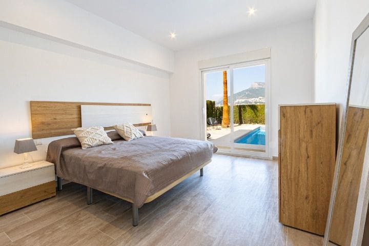 4 slaapkamer Villa te koop in Calpe / Calp met zwembad - € 950.000 (Ref: 9448713)