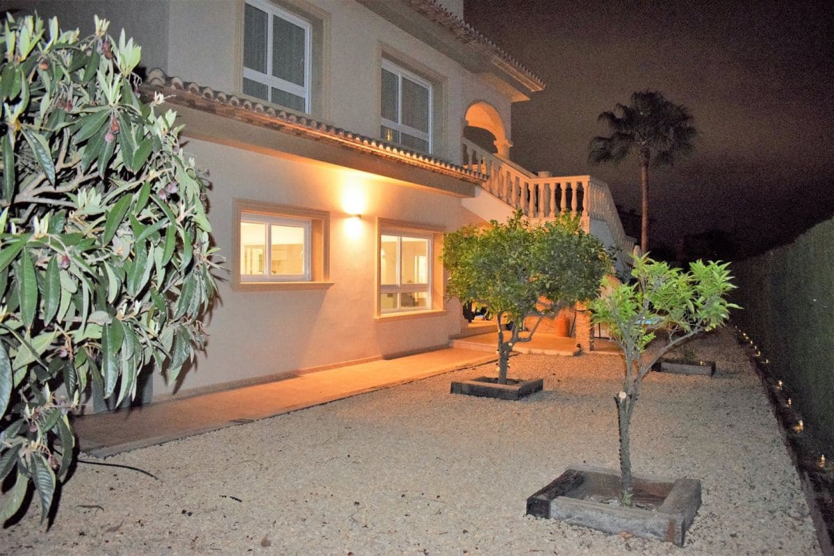 4 slaapkamer Villa te koop in Calpe / Calp met zwembad - € 950.000 (Ref: 9448713)