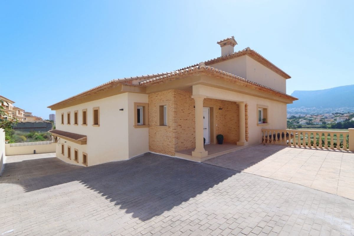 4 slaapkamer Villa te koop in Calpe / Calp met zwembad - € 950.000 (Ref: 9448713)