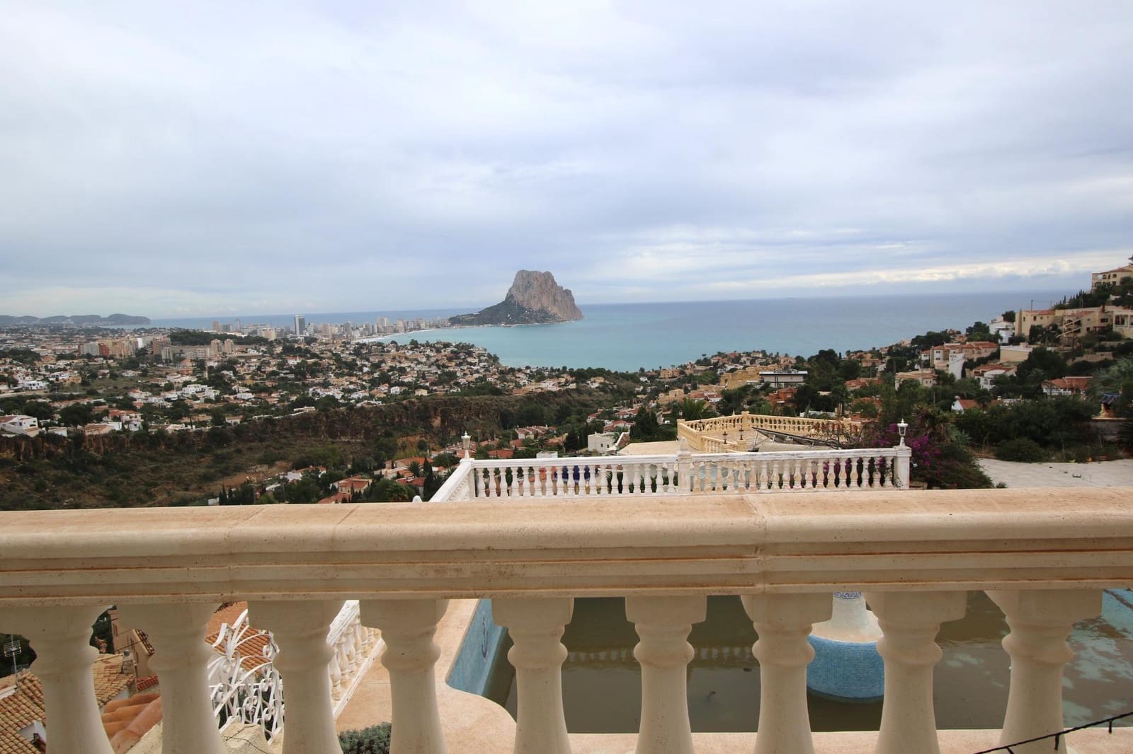 4 makuuhuone Huvila myytävänä paikassa Calpe / Calp mukana uima-altaan - 1 200 000 € (Ref: 9451024)