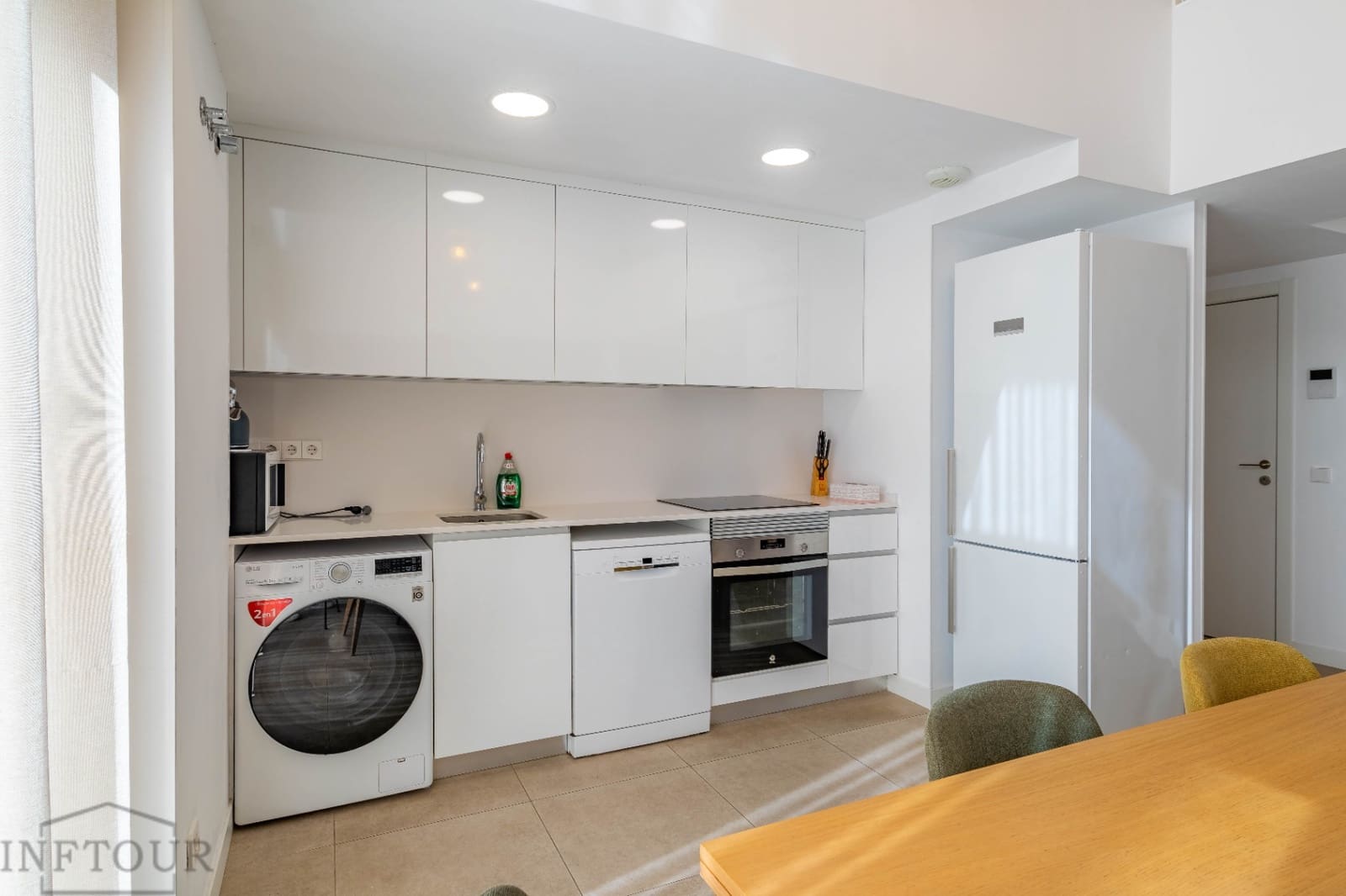 Appartement de 3 chambres à louer à Calpe / Calp avec piscine garage - 2 400 € (Ref: 9451029)