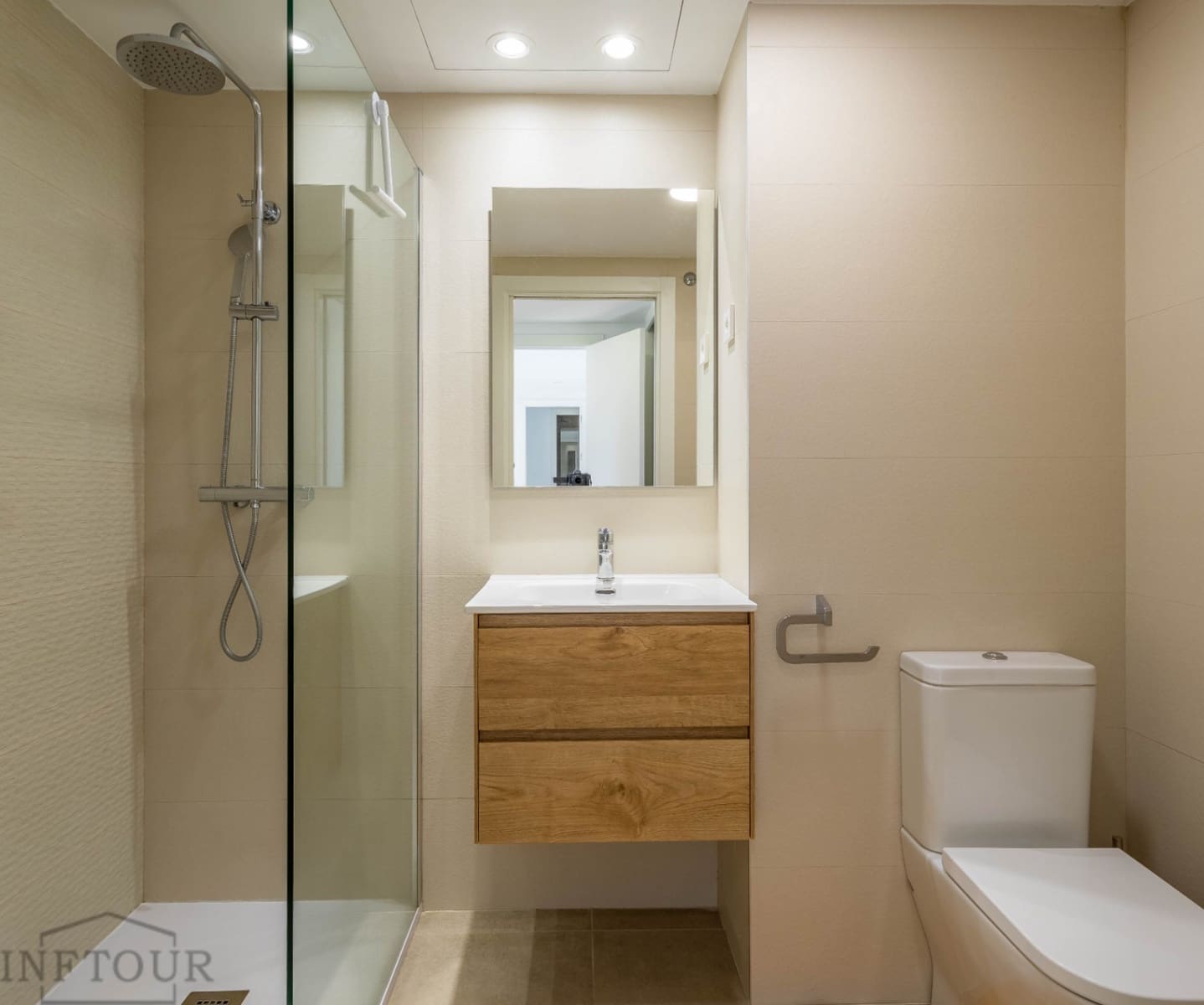 Appartement de 3 chambres à louer à Calpe / Calp avec piscine garage - 2 400 € (Ref: 9451029)