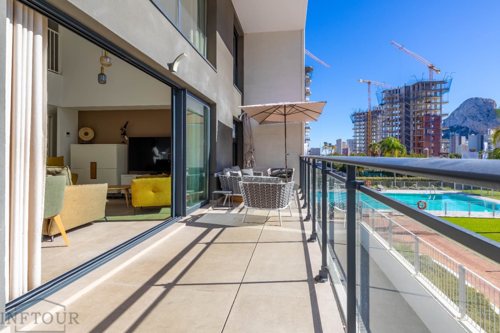 Appartement de 3 chambres à louer à Calpe / Calp avec piscine garage - 2 400 € (Ref: 9451029)