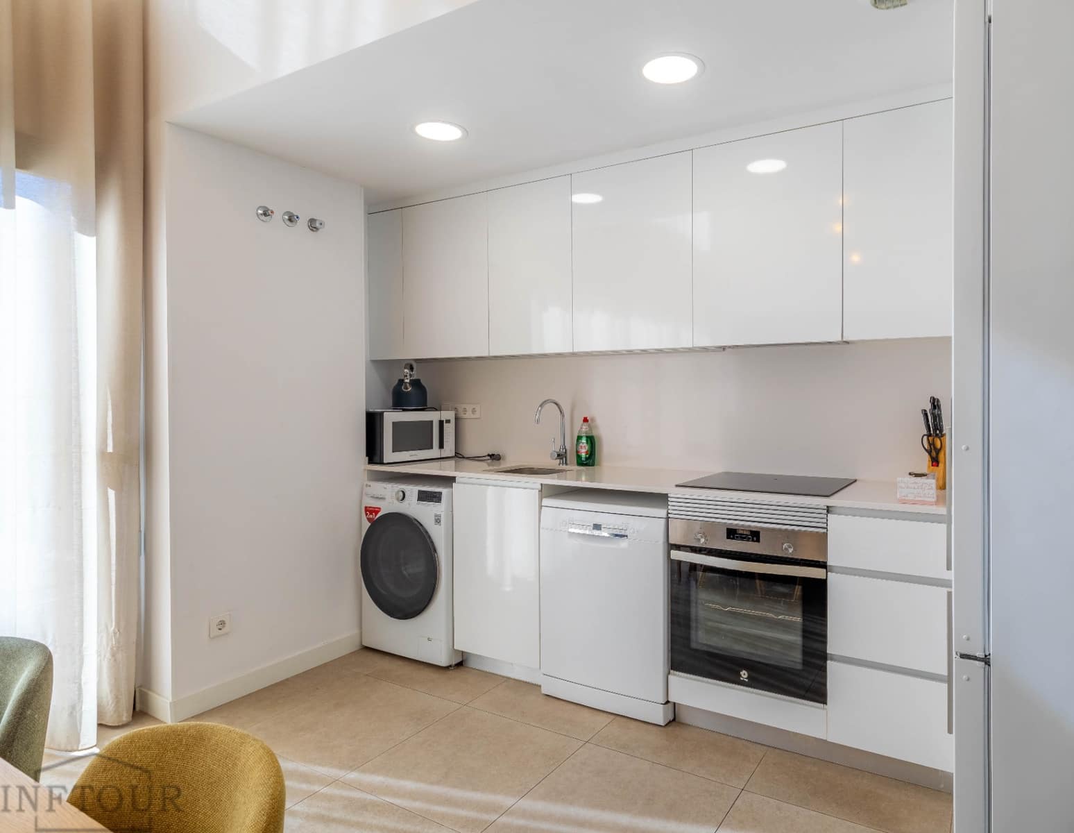 Appartement de 3 chambres à louer à Calpe / Calp avec piscine garage - 2 400 € (Ref: 9451029)