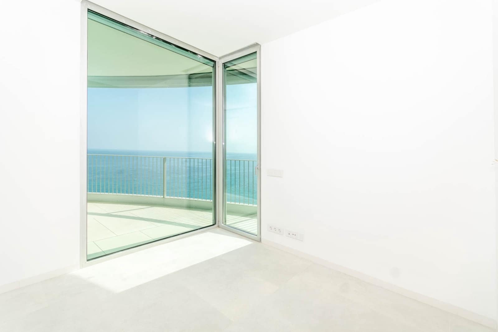 4 slaapkamer Flat te koop in Calpe / Calp met zwembad garage - € 1.600.000 (Ref: 9465225)